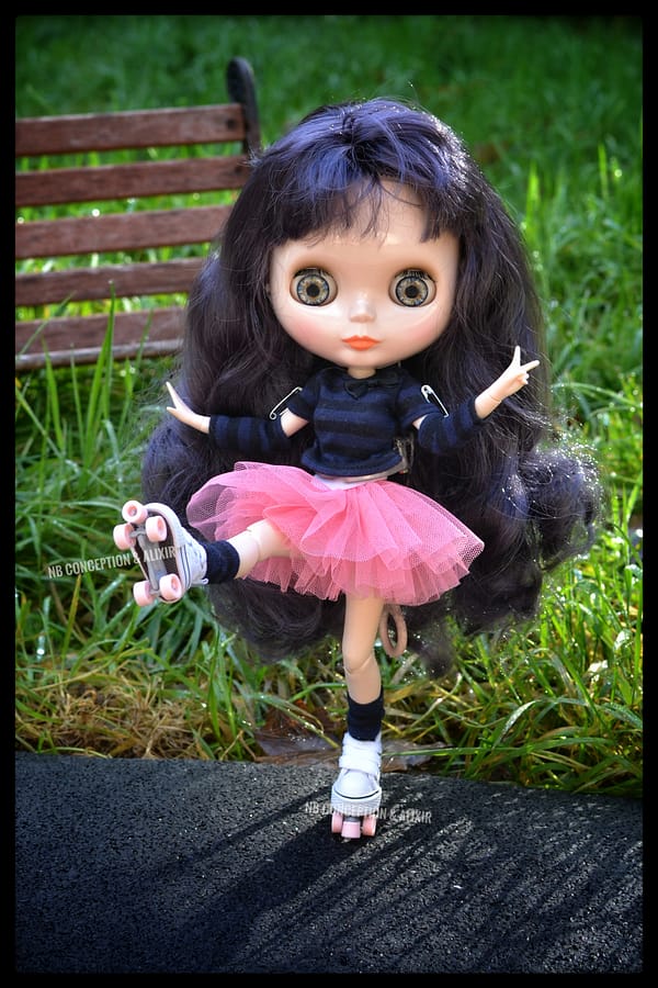 Roller trucks 1/6 Pullip or small BJD size doll – Image 3